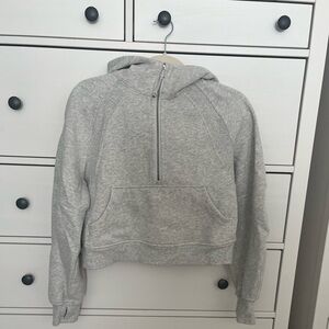 Lululemon scuba crop. Light gray. Size XS/S. EUC